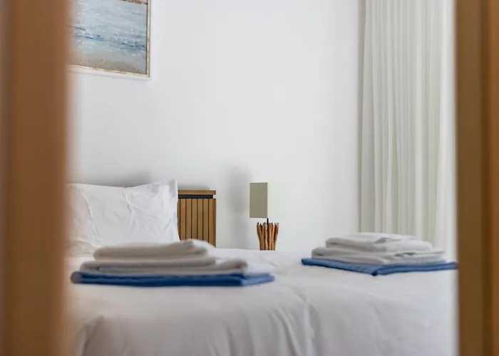 Casaluxo New 2br Pool View Lagos