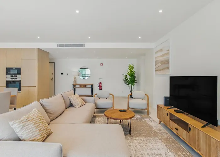 Casaluxo New 2br Pool View Appartement