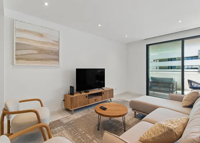 Casaluxo New 2br Pool View Lagos