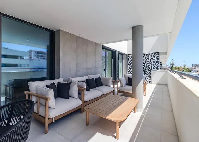 Casaluxo New 2br Pool View Lagos