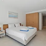 Casaluxo New 2br Pool View *