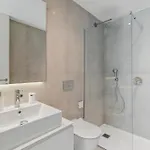 Casaluxo New 2br Pool View