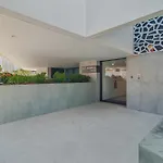 Casaluxo New 2br Pool View