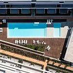Casaluxo New 2br Pool View *
