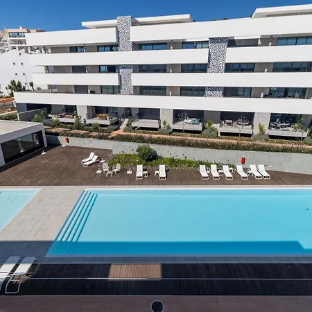 Casaluxo New 2br Pool View * Lagos