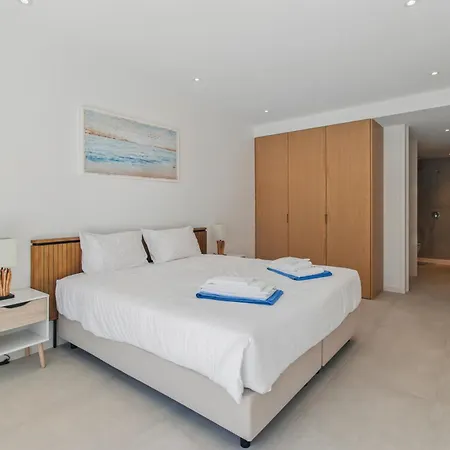 Casaluxo New 2br Pool View *