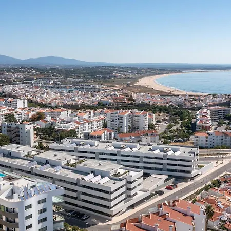 Casaluxo New 2br Pool View *