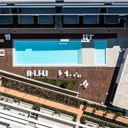 Casaluxo New 2br Pool View *